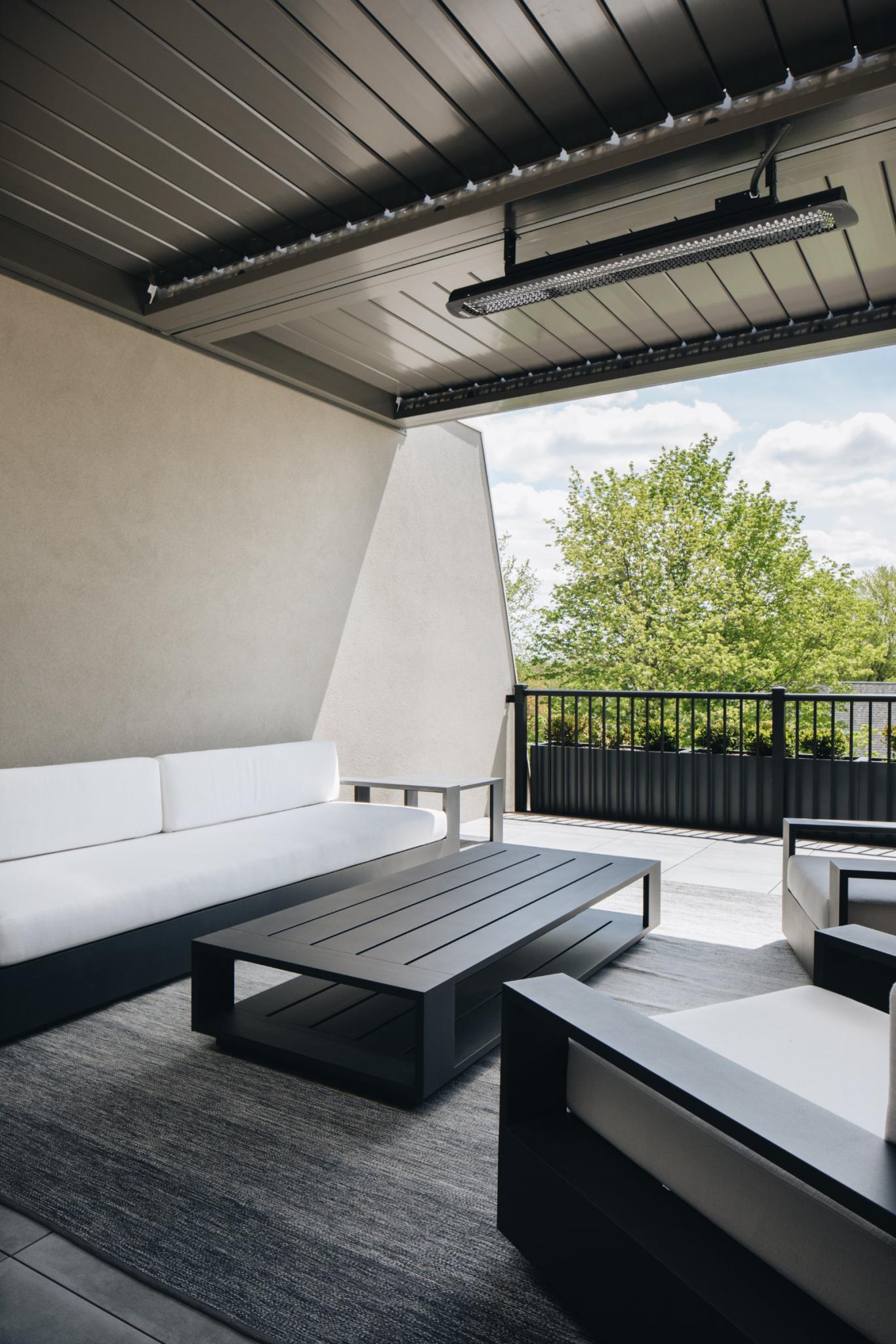 Rooftop Deck - Modern Glam Rooftop Deck